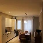 Lägenhet In Arona, Olivia's 100mt Dal *