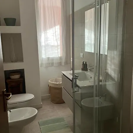 In Arona, Olivia's 100mt Dal Apartment