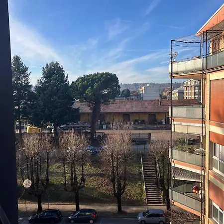 In Arona, Olivia's 100mt Dal Apartman