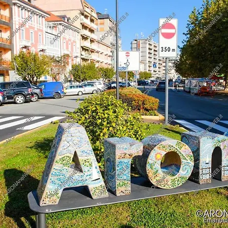 In Arona, Olivia's 100mt Dal 아로나
