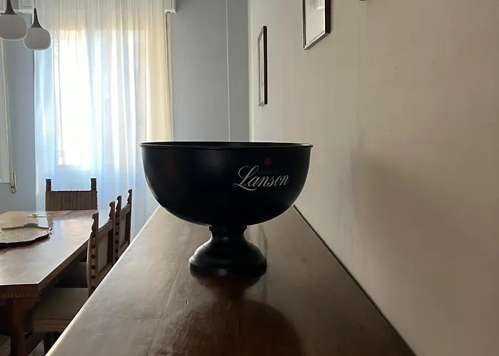 Apartamento In Arona, Olivia's 100mt Dal