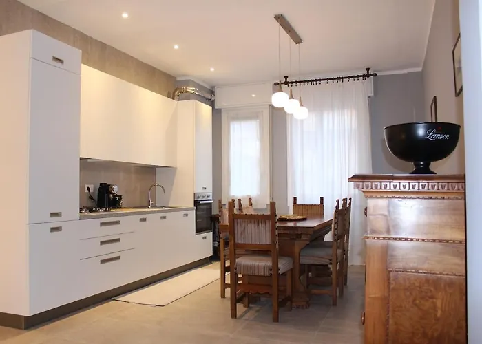 Apartamento In Arona, Olivia's 100mt Dal