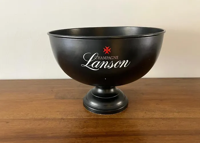 Daire In Arona, Olivia's 100mt Dal *